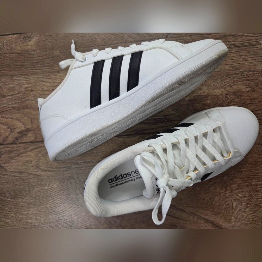 Men's Adidas Cloudfoam White and Black Sneakers In Size 8